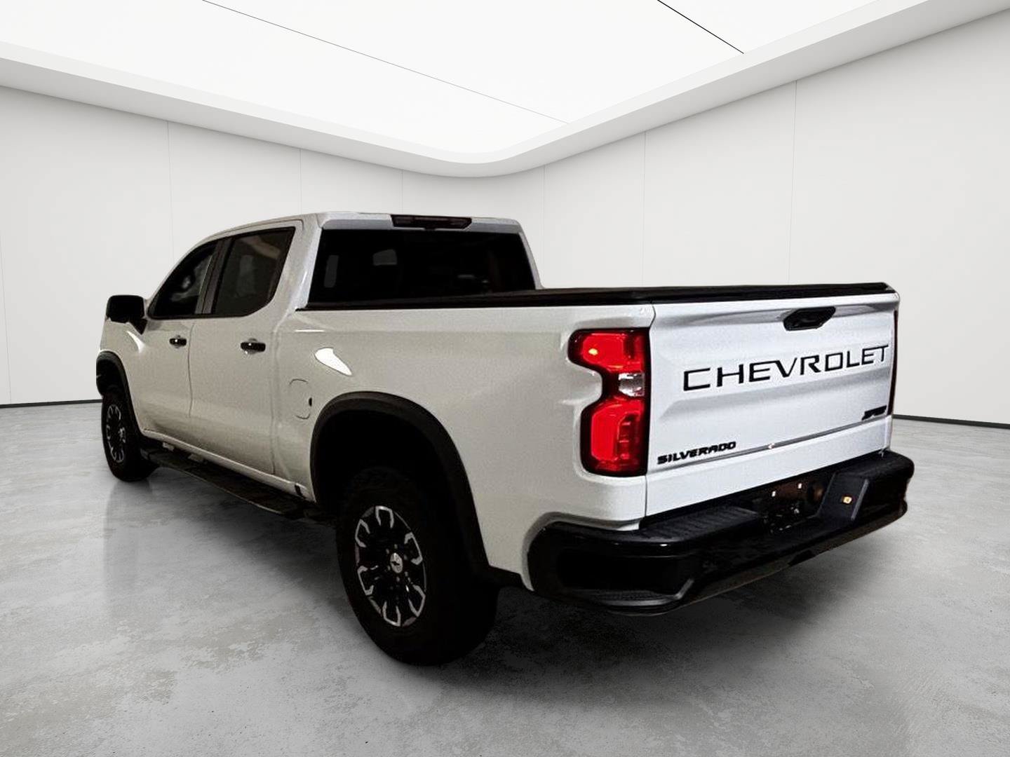 Used 2024 Chevrolet Silverado 1500 ZR2 w/ Technology Package AWD/4WD image 6