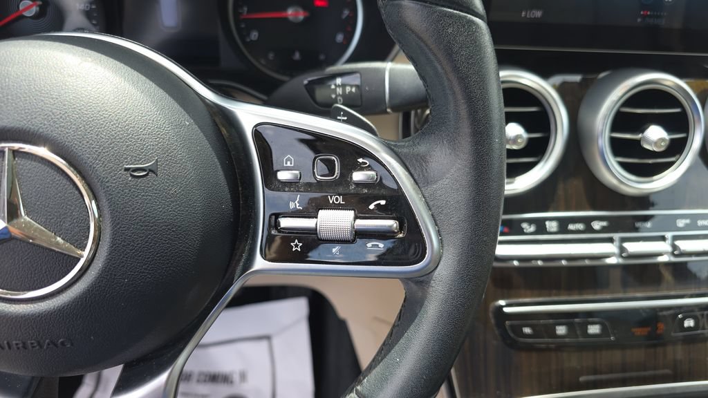 Used 2022 Mercedes-Benz GLC 300 image 17