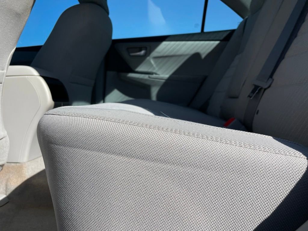 Used 2016 Toyota Camry LE image 38