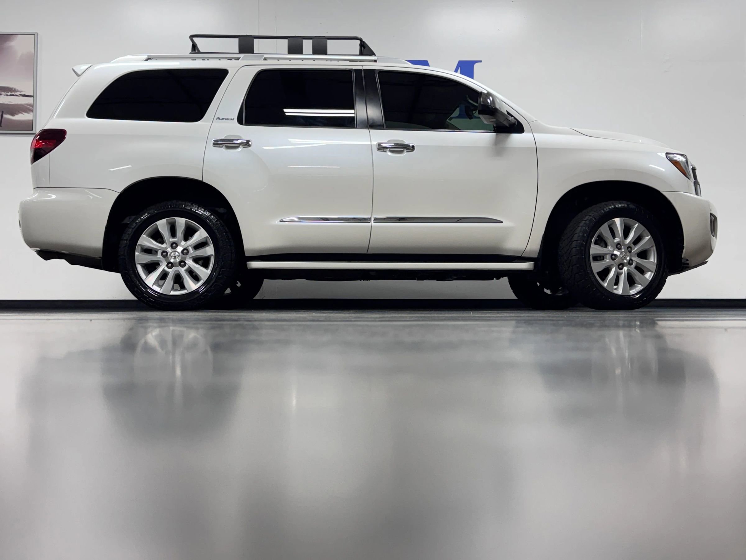 Used 2018 Toyota Sequoia Platinum AWD/4WD image 3