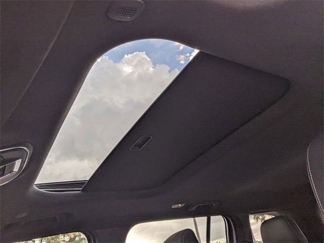 Used 2025 Jeep Grand Cherokee Laredo X image 18