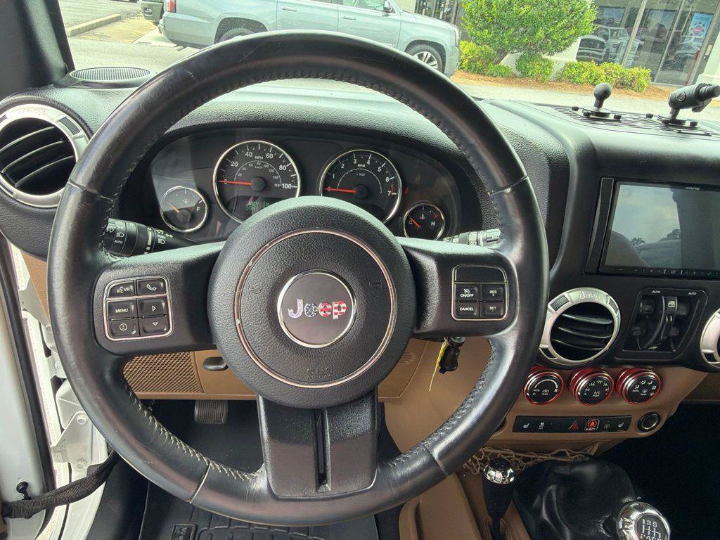 Used 2017 Jeep Wrangler Unlimited Sahara w/ Max Tow Package AWD/4WD image 44