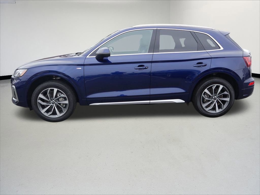 Certified 2023 Audi Q5 2.0T Premium w/ Convenience Package image 2