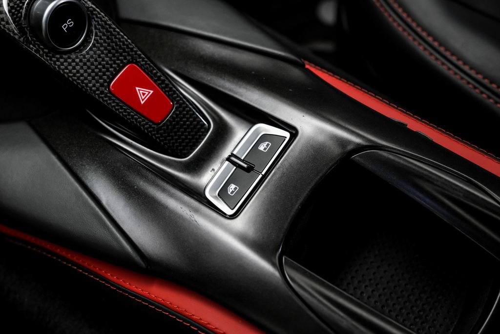 Used 2019 Ferrari 812 Superfast RWD image 29