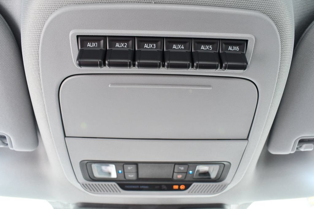 New 2026 Ford F550 4x4 Regular Cab Super Duty image 32