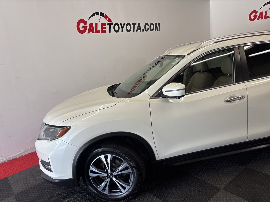 Used 2019 Nissan Rogue SV w/ Premium Package image 7