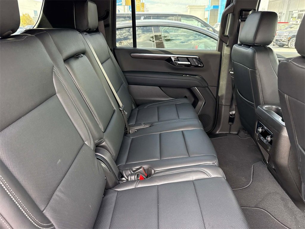 New 2026 Chevrolet Suburban LS image 34