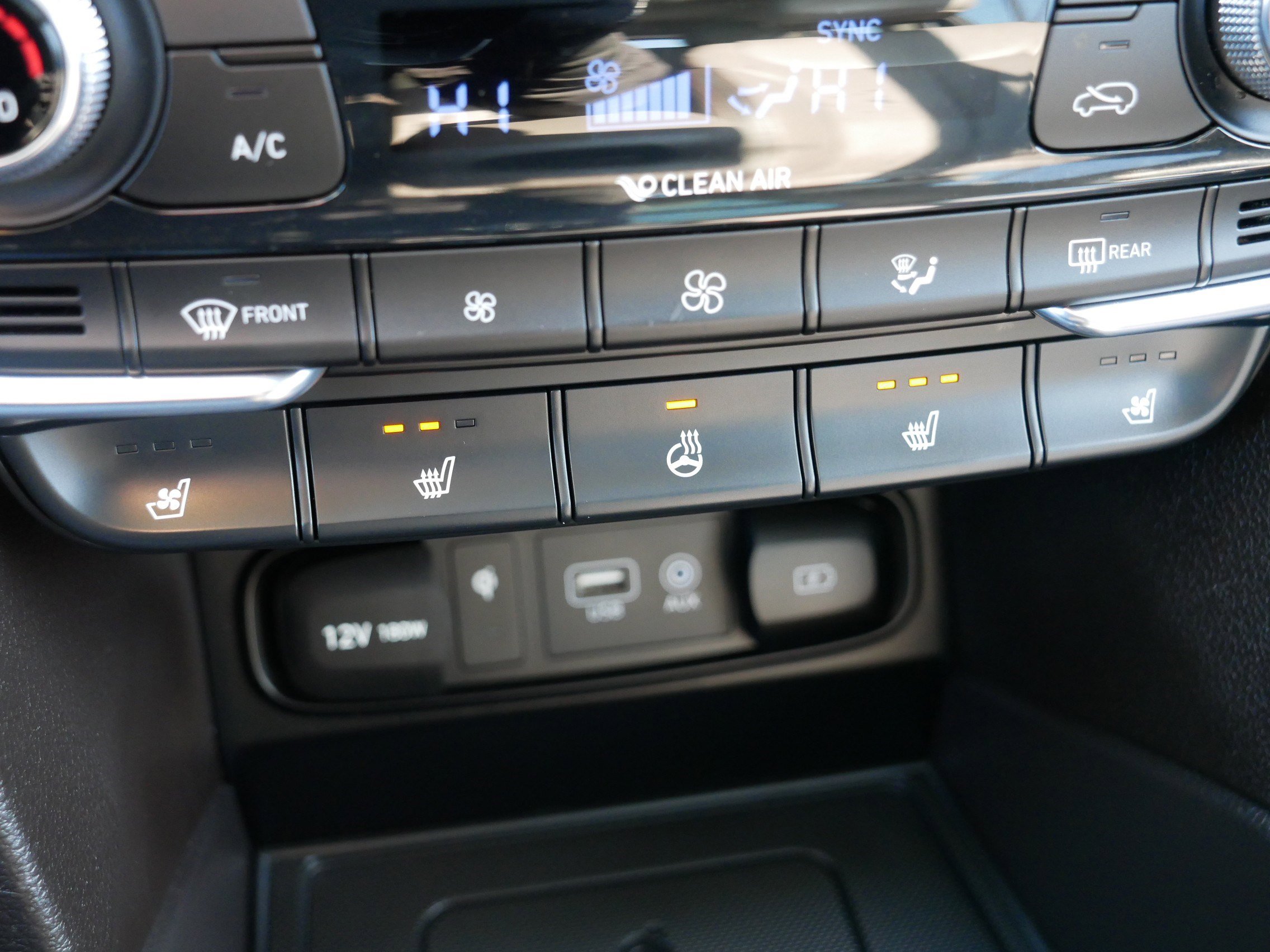 Used 2019 Hyundai Santa Fe AWD image 28