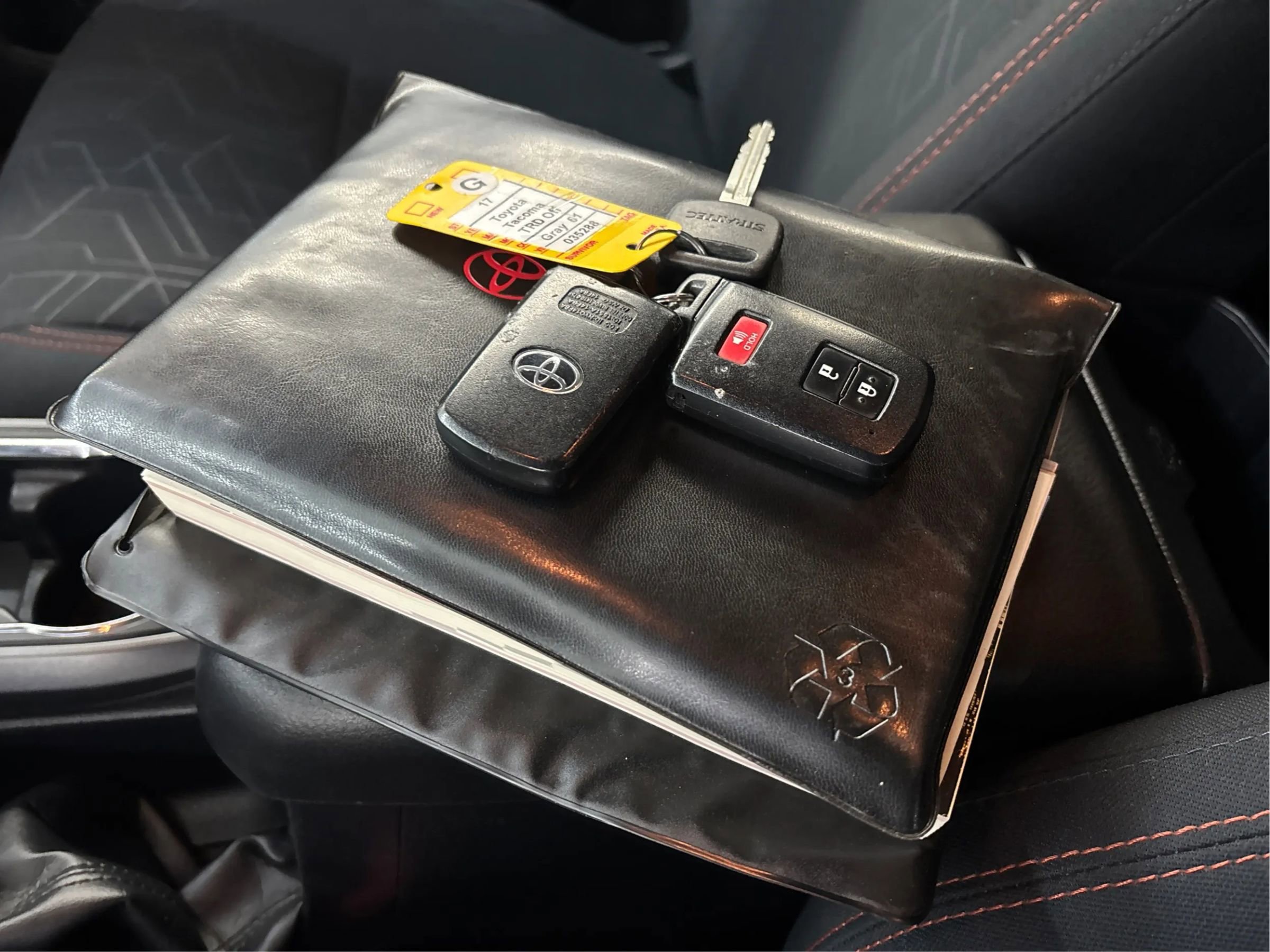 Used 2017 Toyota Tacoma TRD Off-Road w/ Tow Package image 39