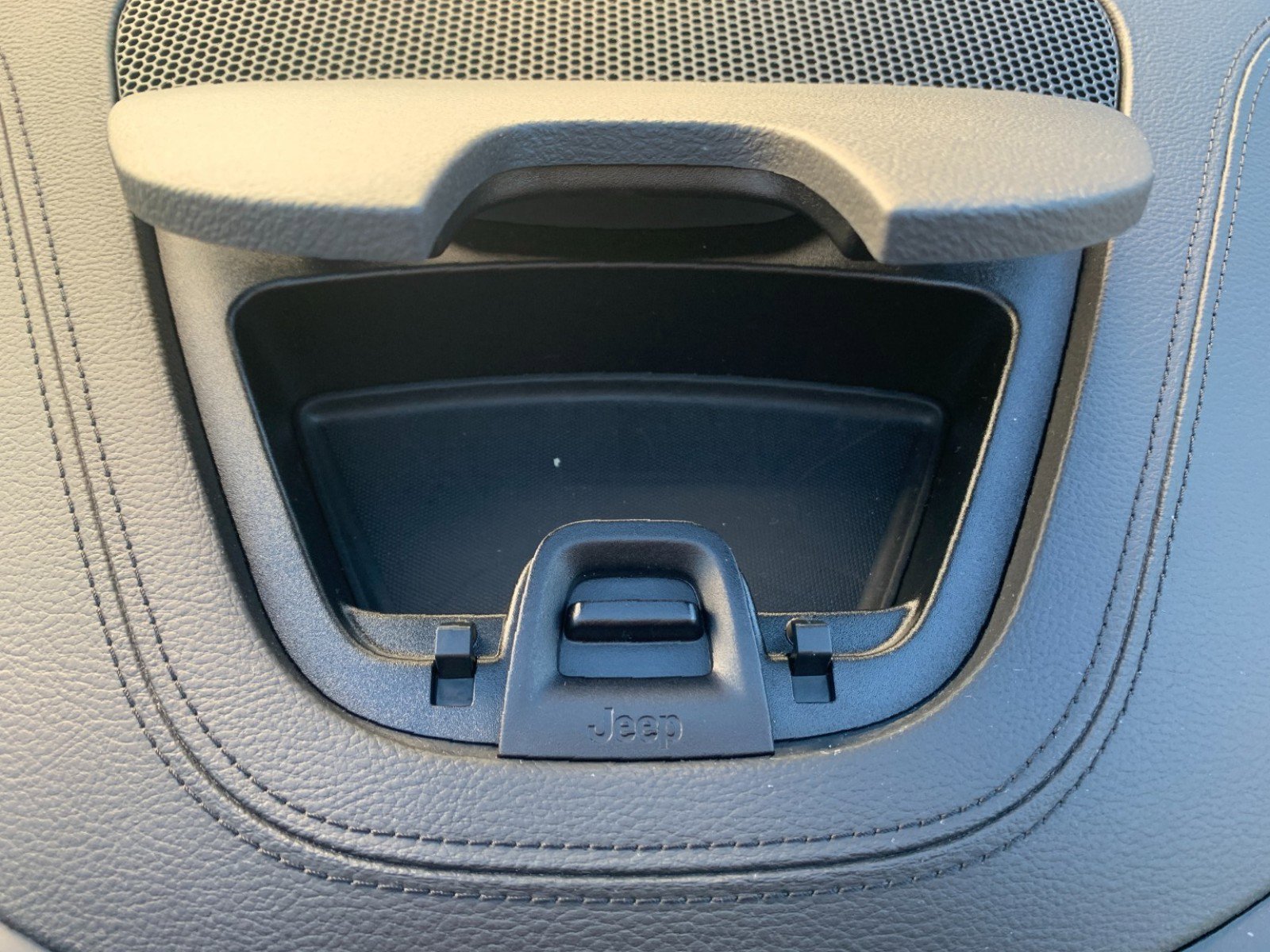 Used 2019 Jeep Cherokee Latitude Plus w/ Cold Weather Group image 29