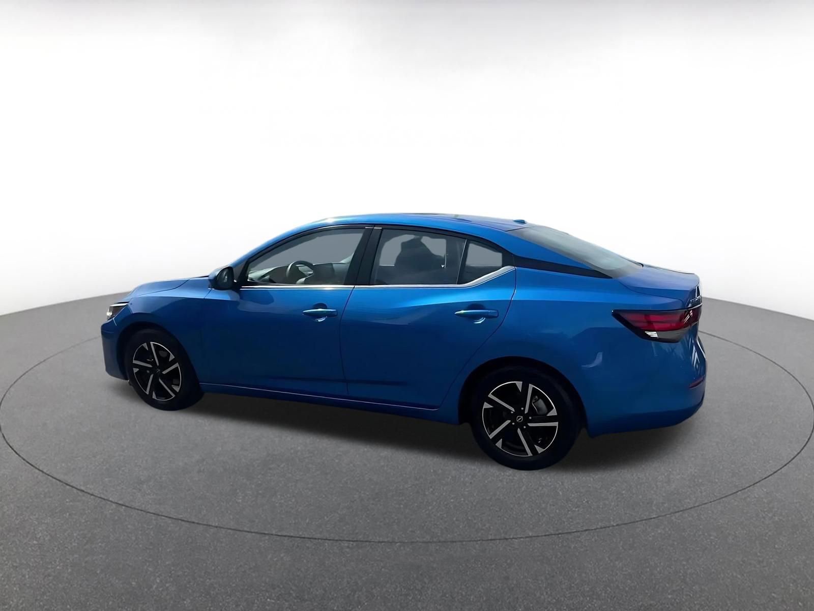 Used 2025 Nissan Sentra SV image 10