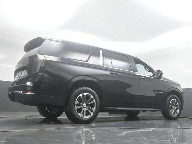 Used 2025 Chevrolet Suburban LT w/ Comfort Package AWD/4WD image 34
