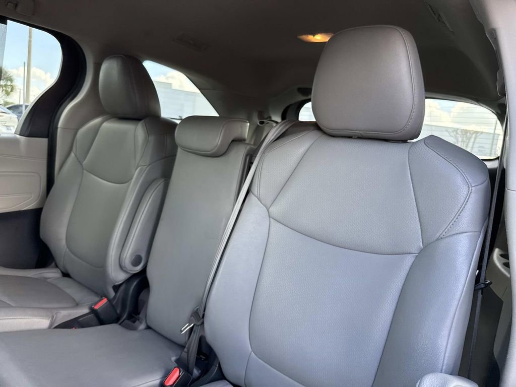 Used 2023 Toyota Sienna XLE image 14