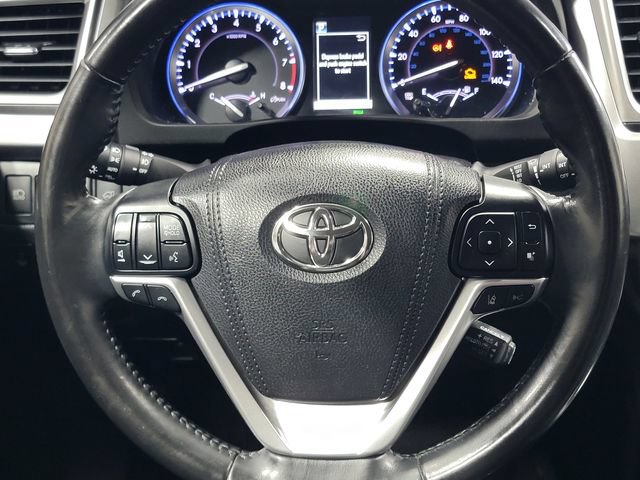 Used 2017 Toyota Highlander XLE AWD/4WD image 26