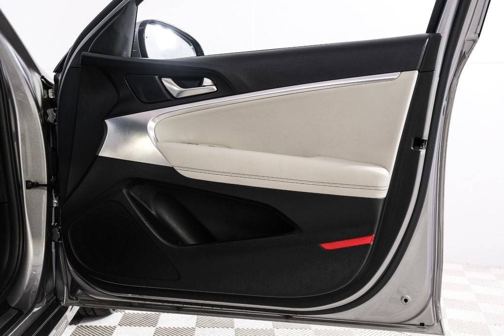 Used 2024 Genesis G70 2.5T RWD image 51