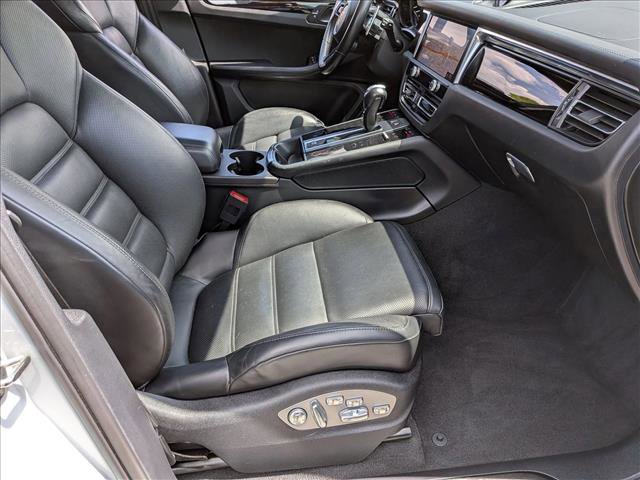 Used 2023 Porsche Macan Turbo AWD/4WD image 20