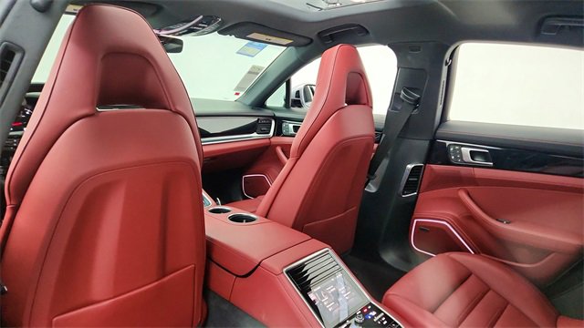 Used 2023 Porsche Panamera Platinum Edition image 30