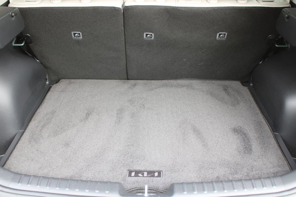 Certified 2024 Kia Niro EX image 11