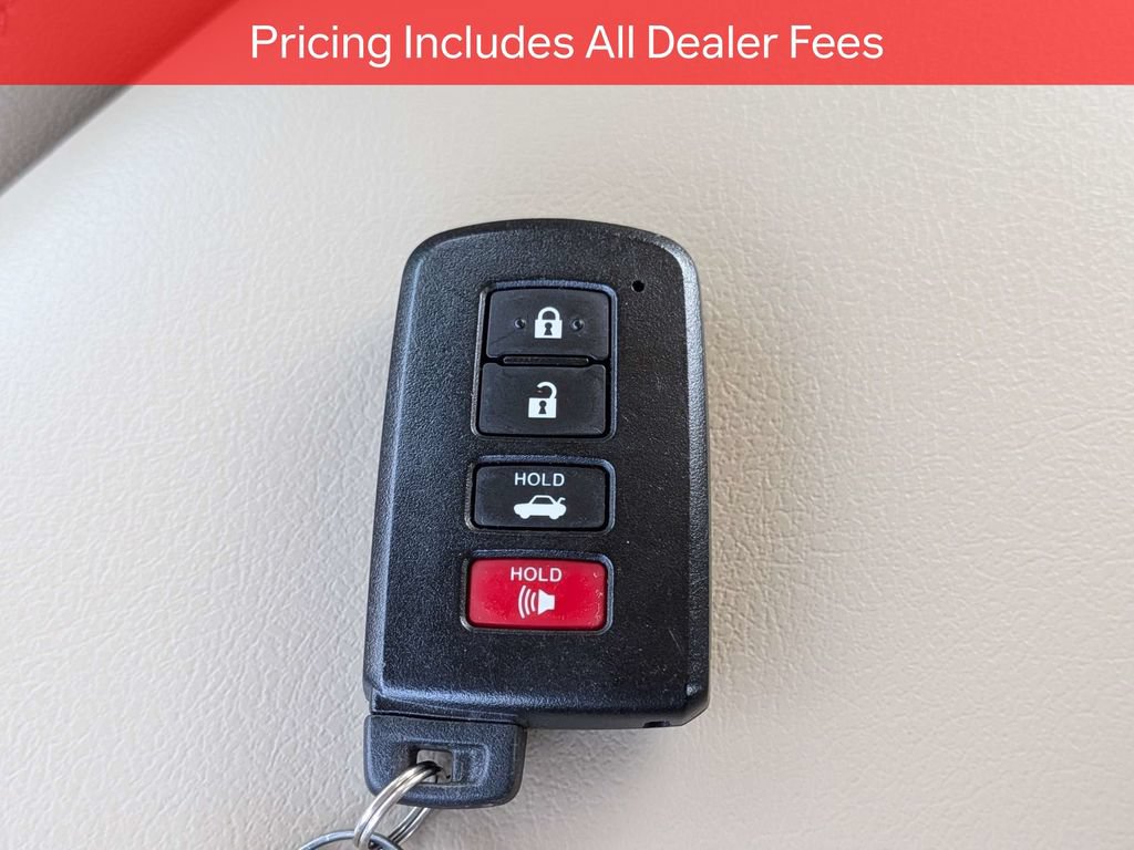 Used 2014 Toyota Camry XLE w/ Moonroof Package FWD image 30
