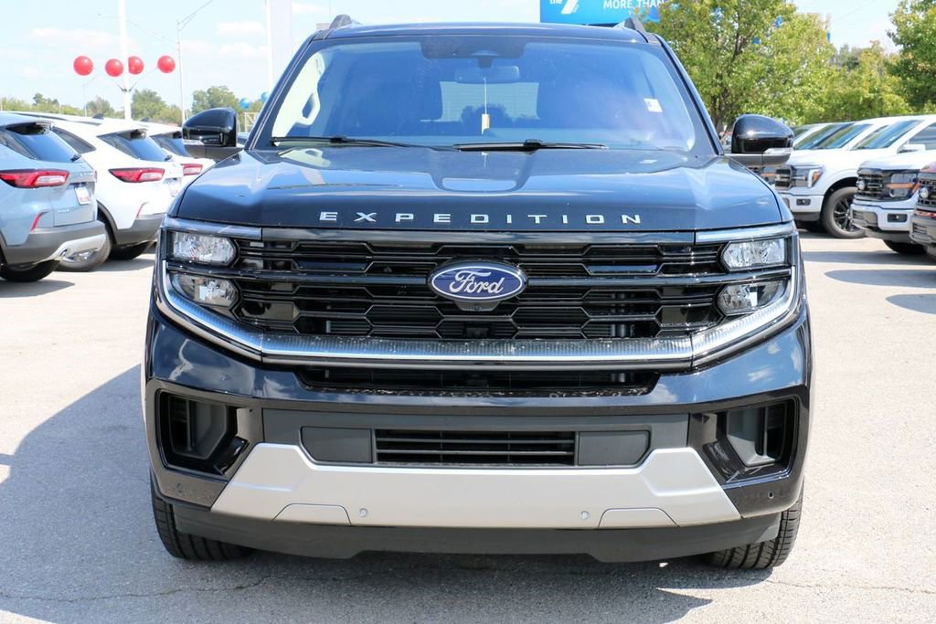 New 2025 Ford Expedition Platinum w/ Driver's Package image 3