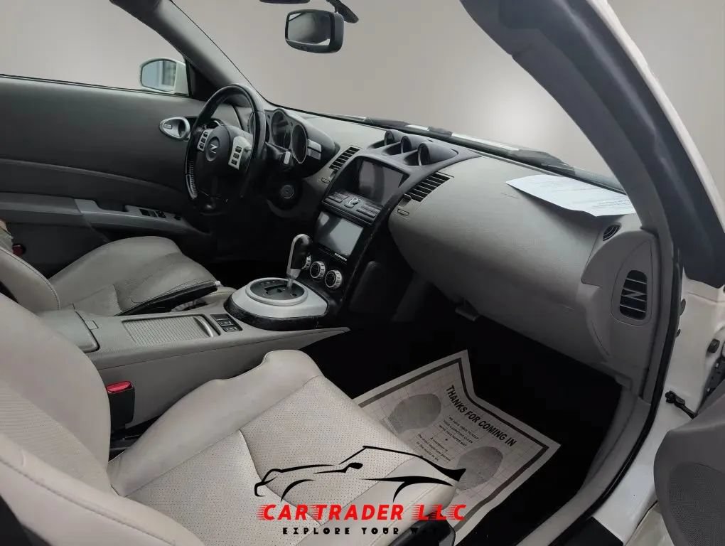 Used 2007 Nissan 350Z Touring RWD image 18