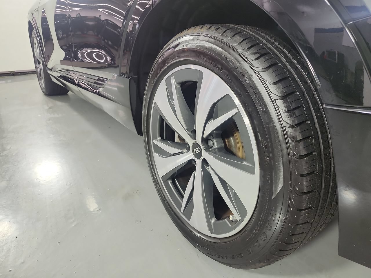 Used 2024 Audi Q8 e-tron Premium Plus AWD/4WD image 8