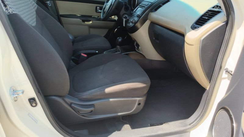 Used 2012 Kia Soul ! FWD image 13