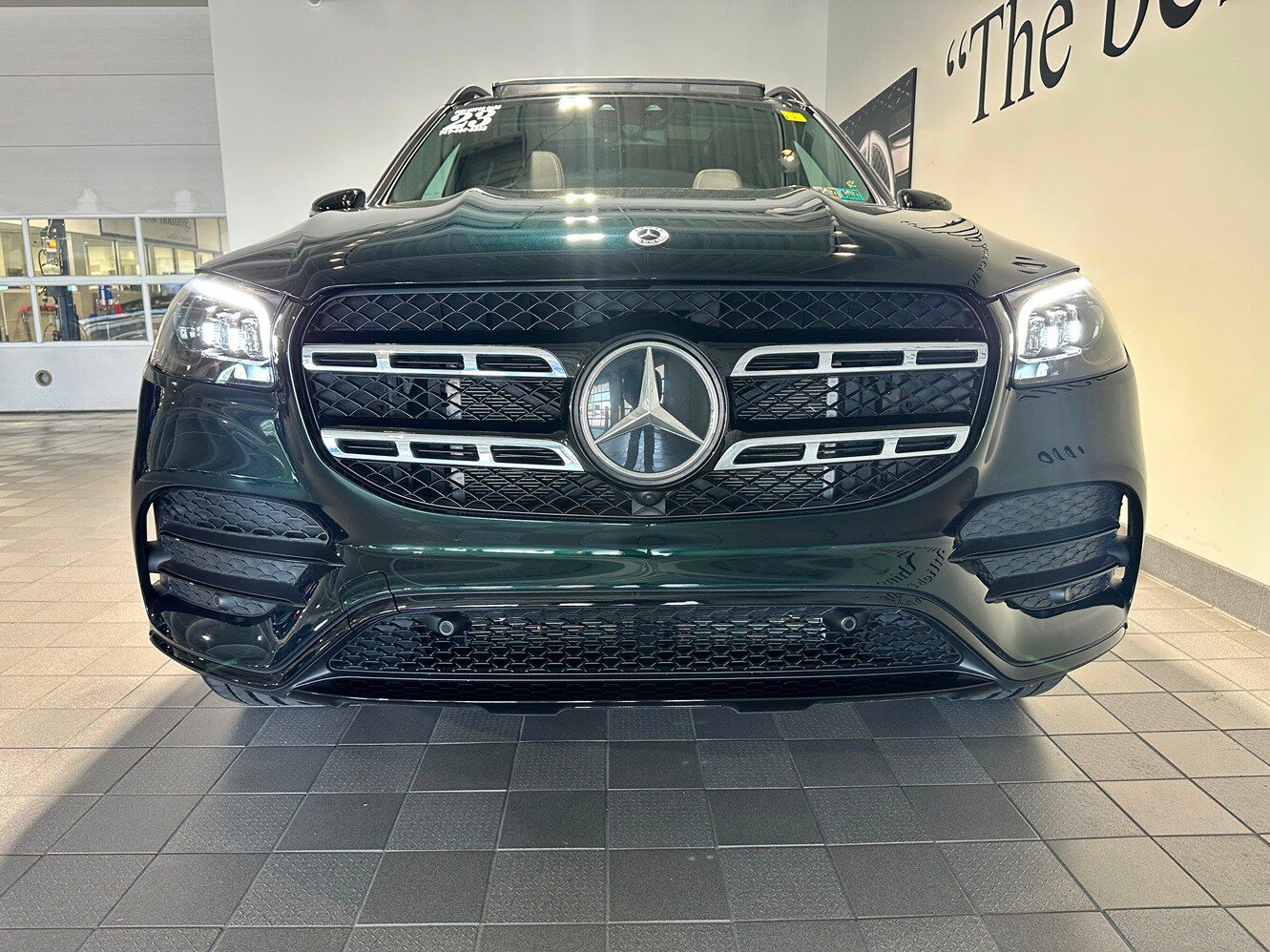 Used 2023 Mercedes-Benz GLS 450 4MATIC image 2