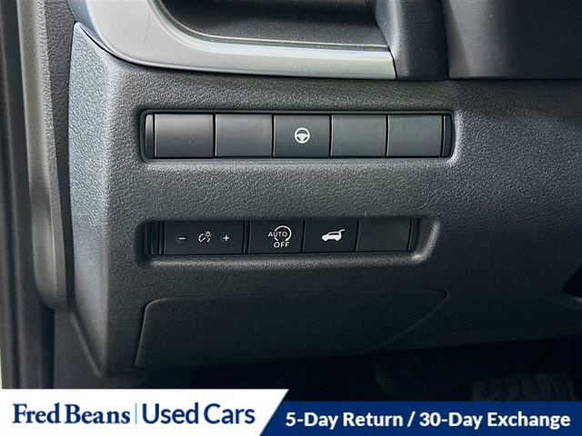 Used 2025 Nissan Rogue SV image 12