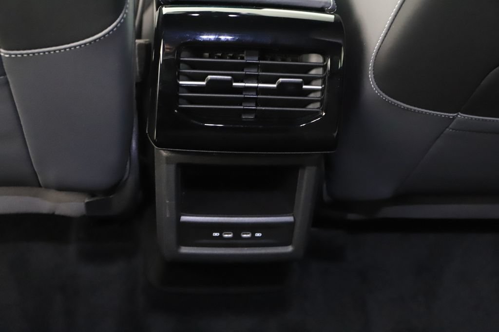 Used 2024 Volkswagen ID.4 2WD image 22