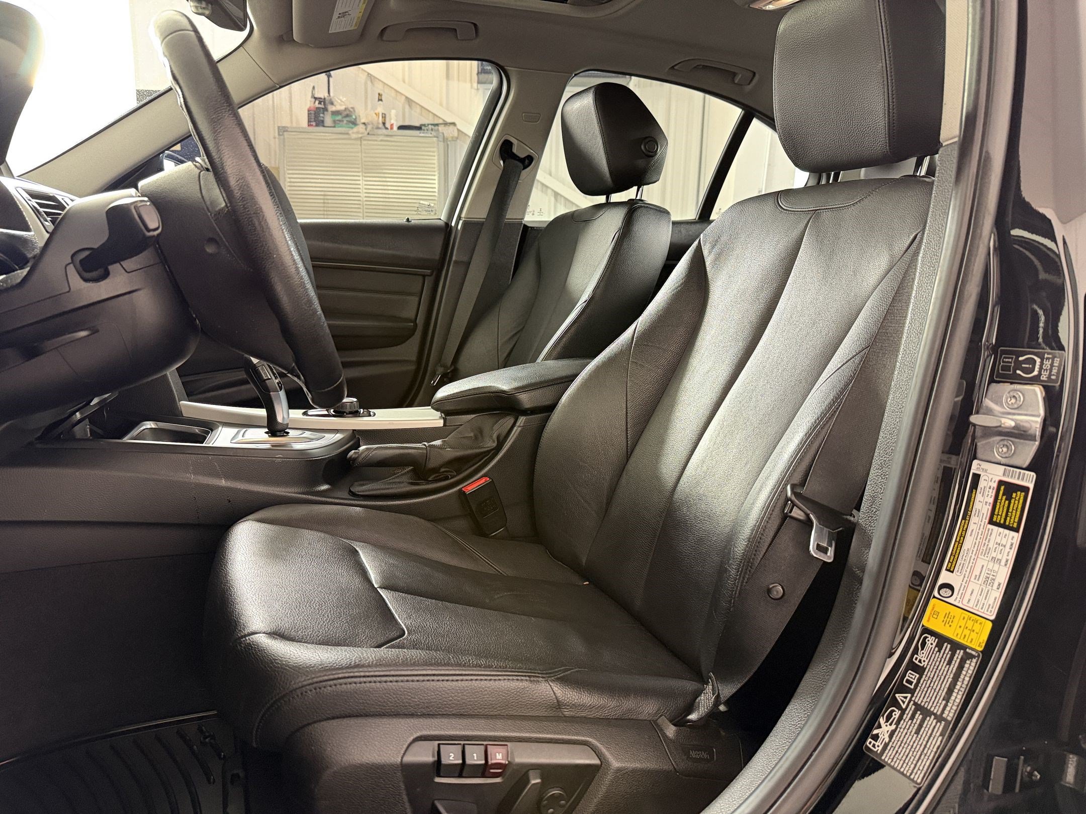 Used 2014 BMW 320i xDrive Sedan AWD/4WD image 5