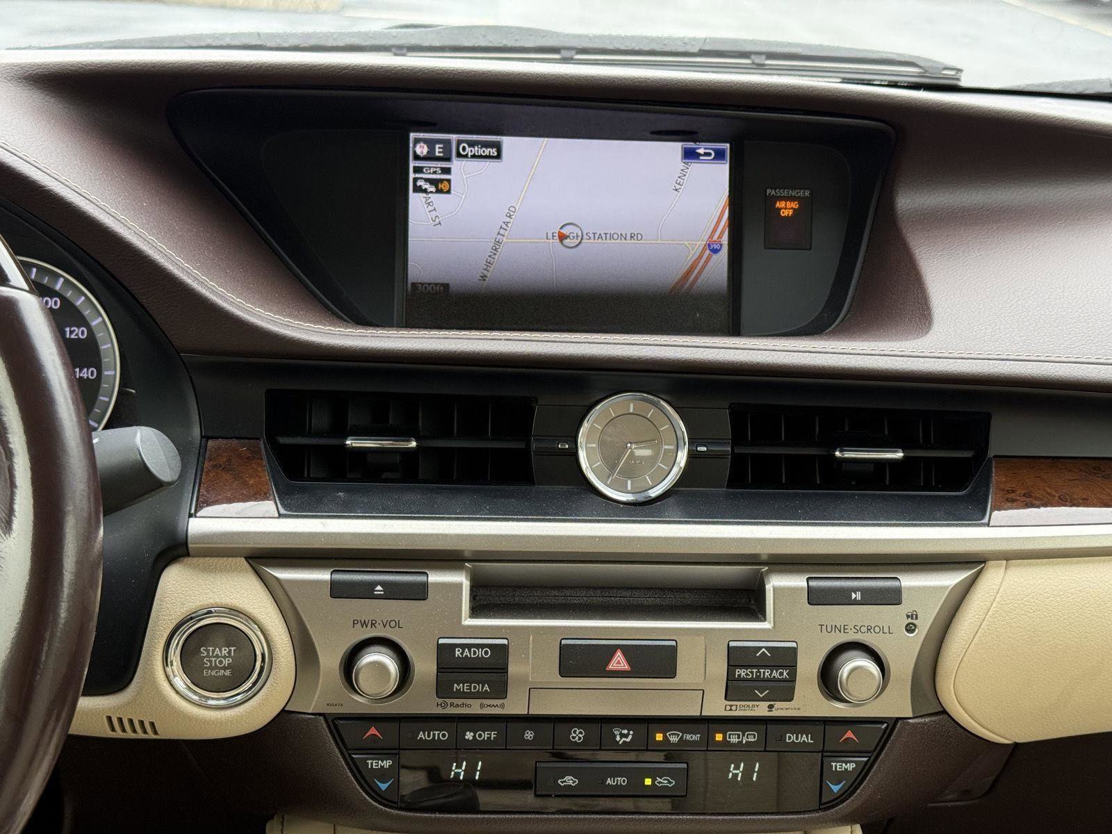 Used 2016 Lexus ES 350 w/ Luxury Package w/Wood Trim image 19