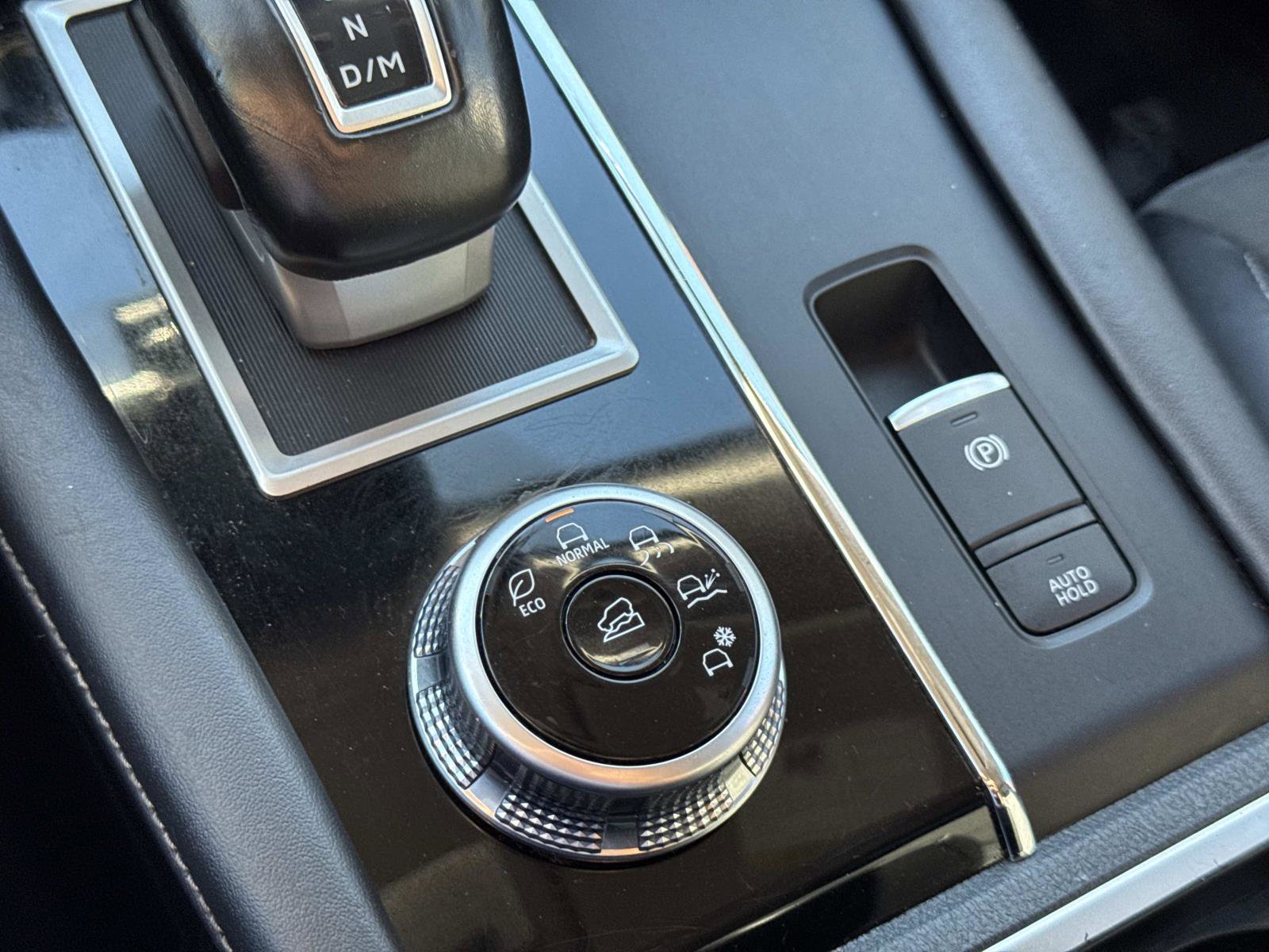 Used 2023 Mitsubishi Outlander SE image 25