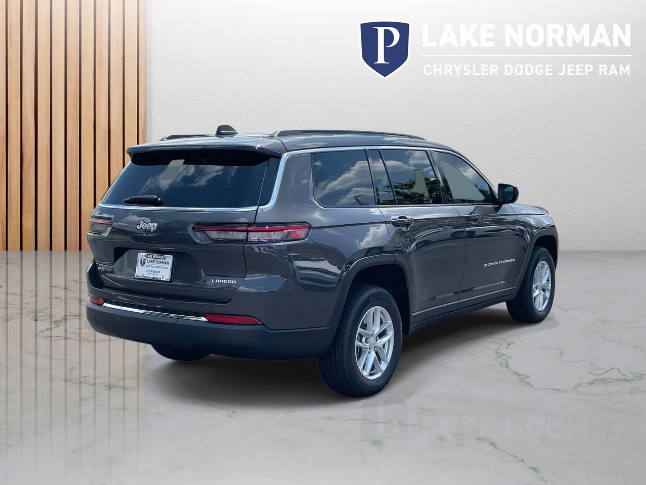 New 2025 Jeep Grand Cherokee L Laredo w/ Luxury Tech Group I image 8