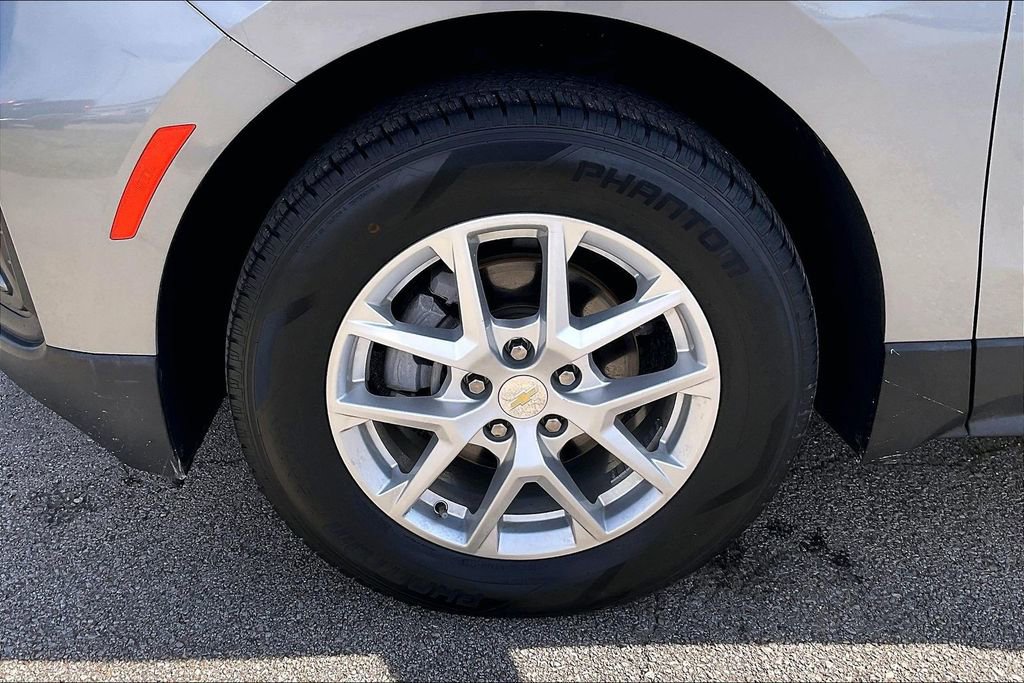 Used 2023 Chevrolet Equinox LS AWD/4WD image 8