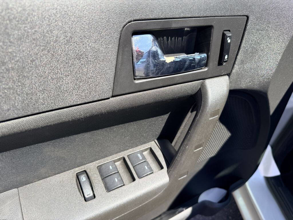 Used 2009 Ford Focus SES FWD image 7