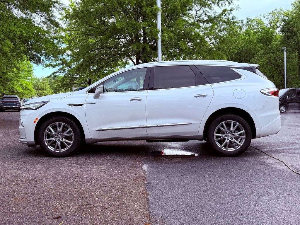 Used 2024 Buick Enclave Premium w/ Experience Buick Package AWD/4WD image 4