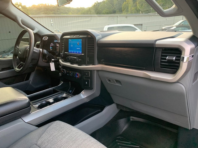 Used 2022 Ford F150 XLT w/ Trailer Tow Package AWD/4WD image 12