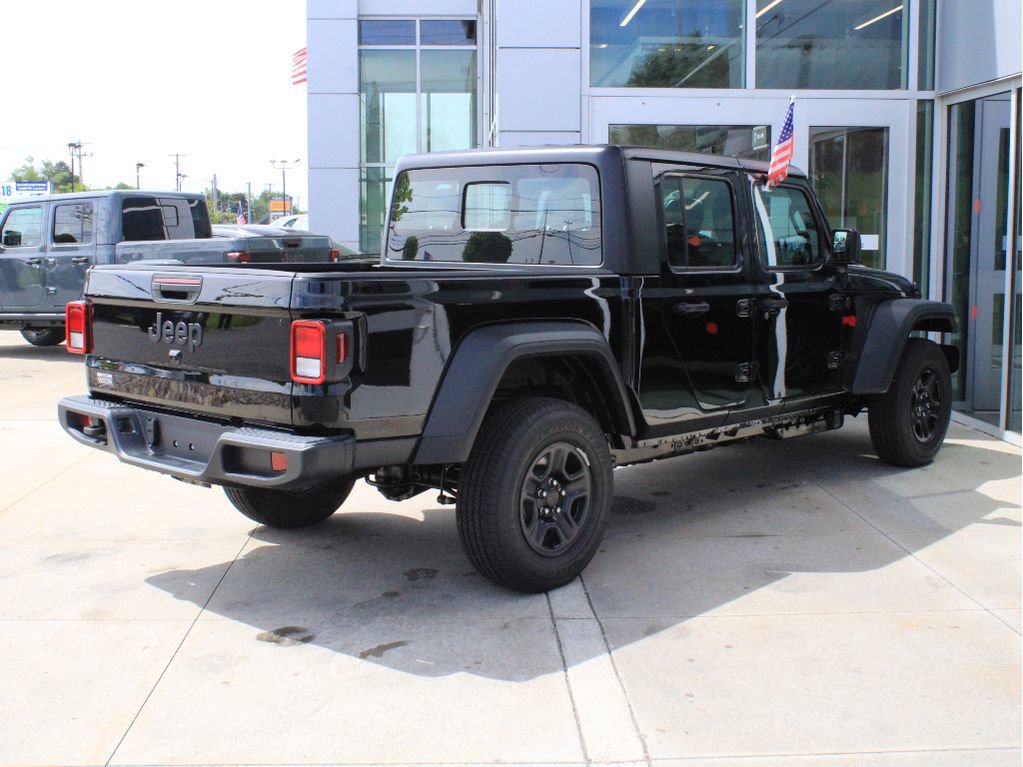 New 2026 Jeep Gladiator Sport AWD/4WD image 6