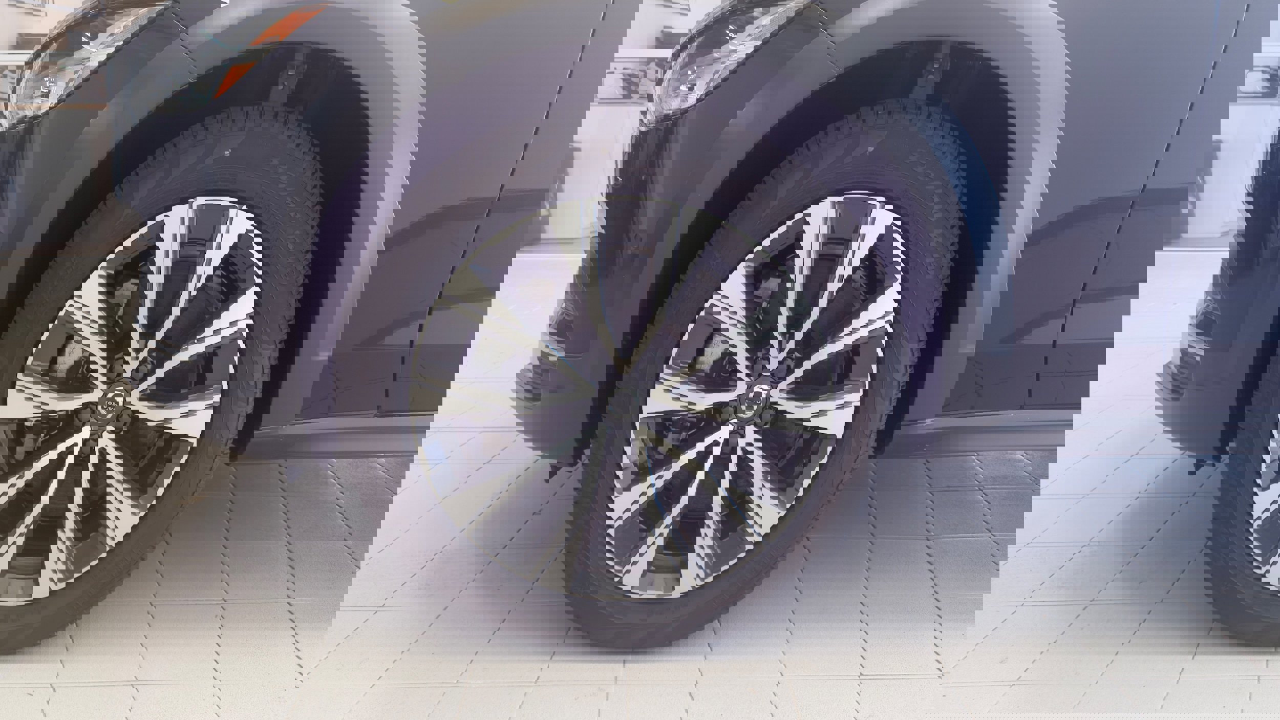 Used 2024 Volvo V90 B6 Cross Country Plus image 4