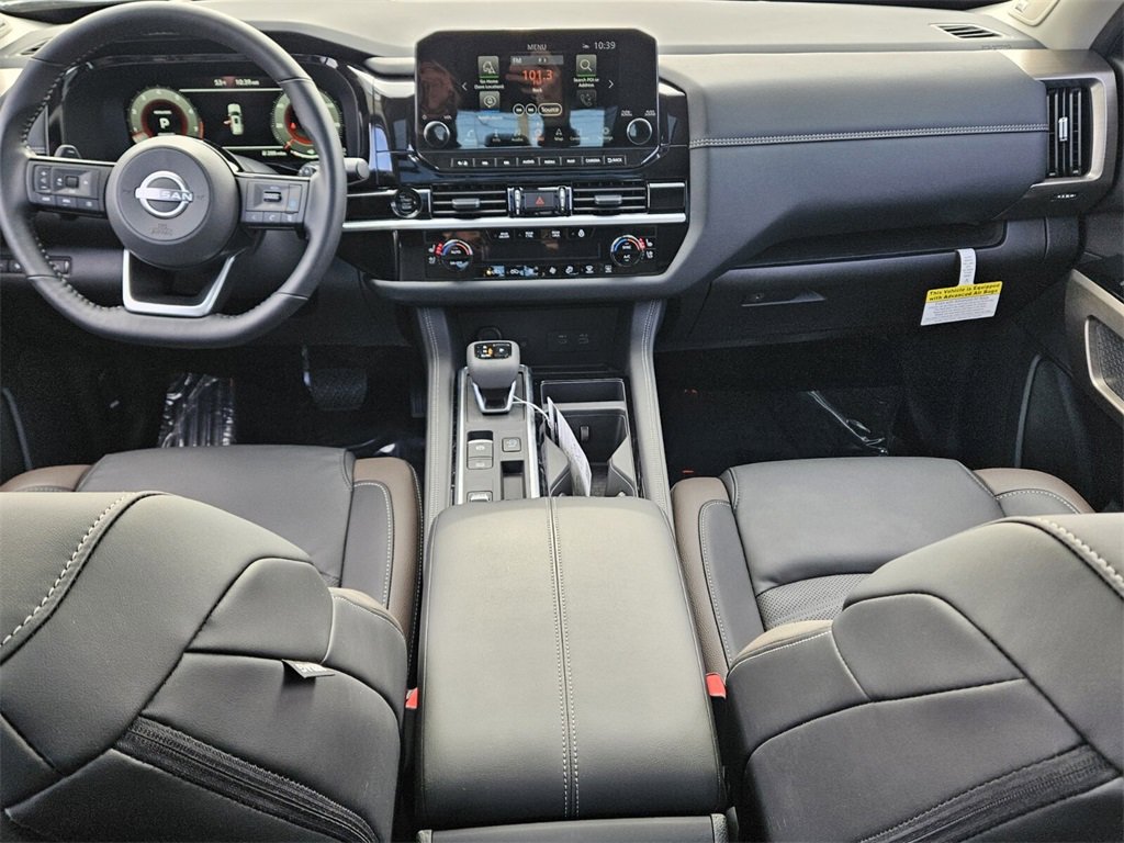 New 2025 Nissan Pathfinder Platinum image 6