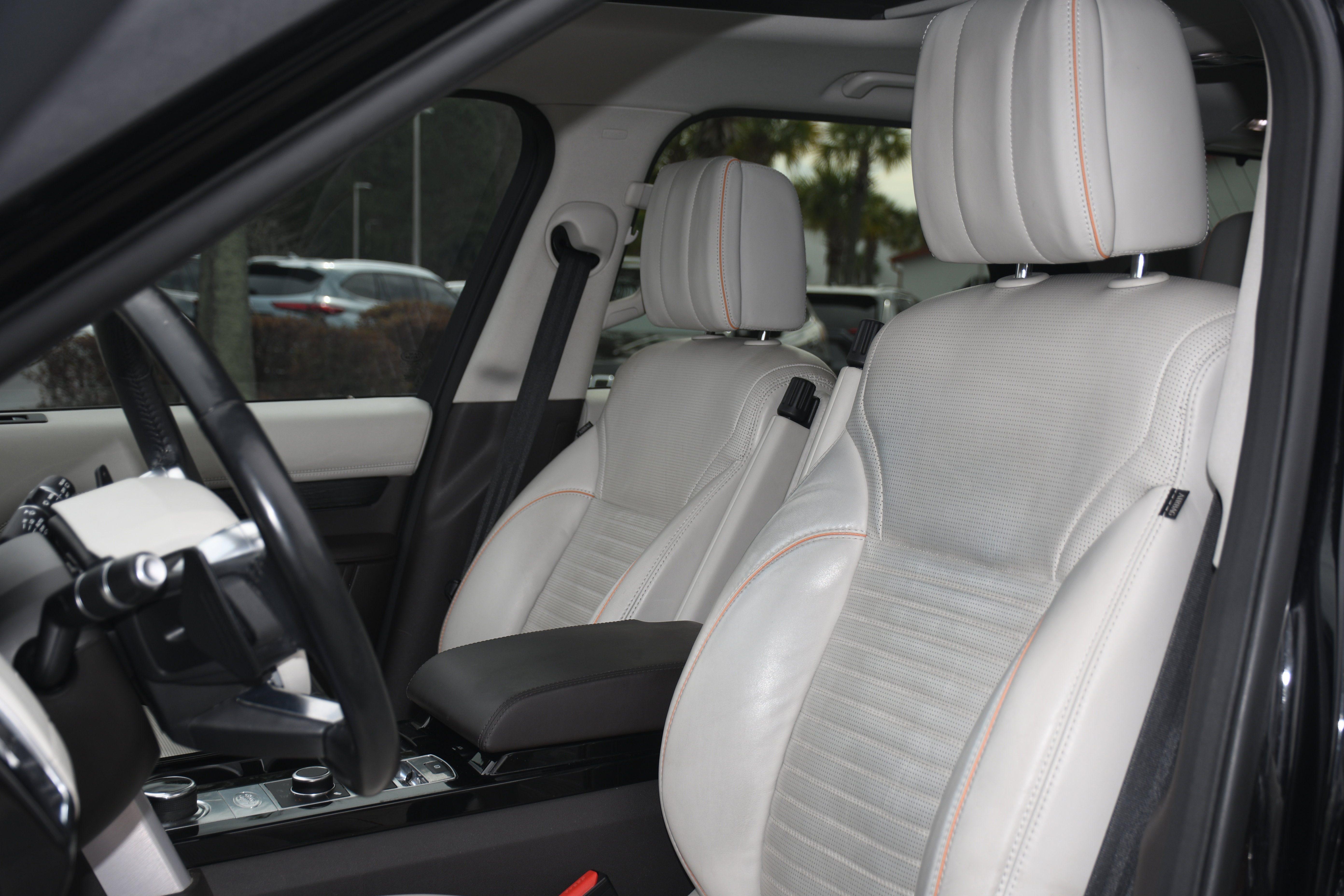 Used 2017 Land Rover Discovery HSE Luxury image 13