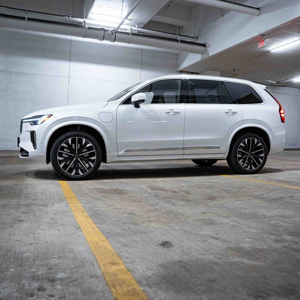 New 2026 Volvo XC90 T8 Plus image 3