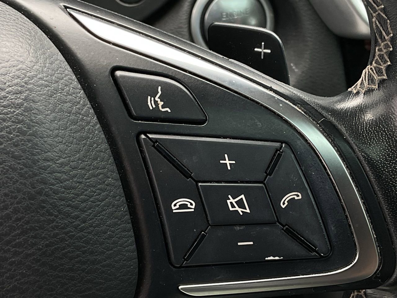 Used 2018 INFINITI QX30 image 26