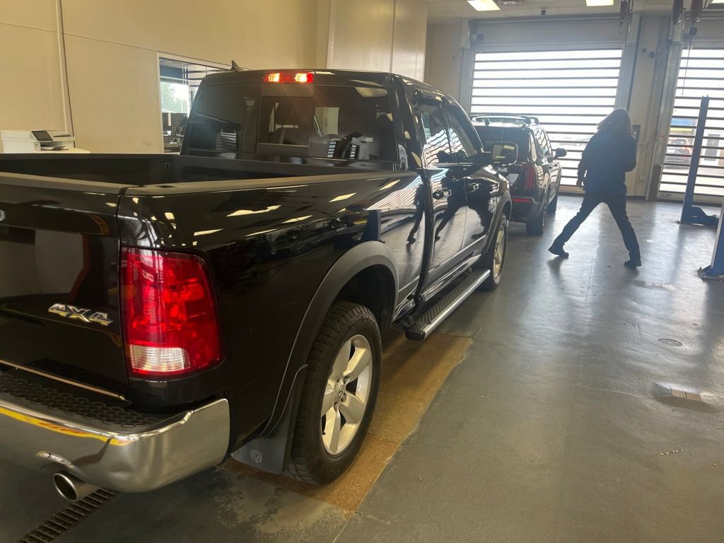 Used 2019 RAM 1500 Classic SLT w/ SLT Plus D←cor Group AWD/4WD image 9