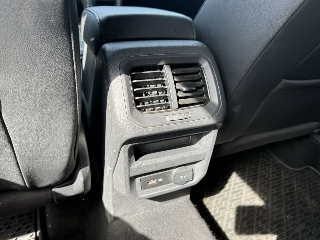Used 2019 Volkswagen Tiguan SE image 24
