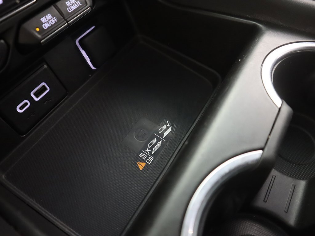 Used 2023 Chevrolet Suburban Premier image 53