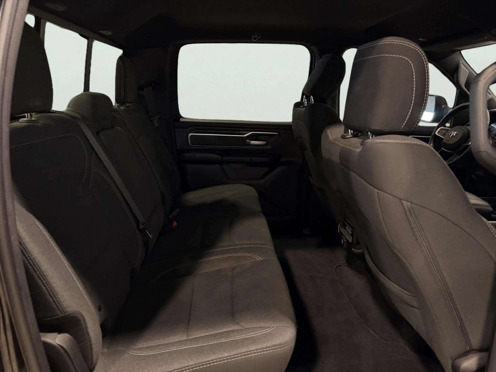 Used 2019 RAM 1500 4x4 Crew Cab Big Horn image 33