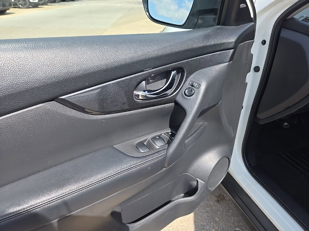 Used 2020 Nissan Rogue SV AWD/4WD image 30