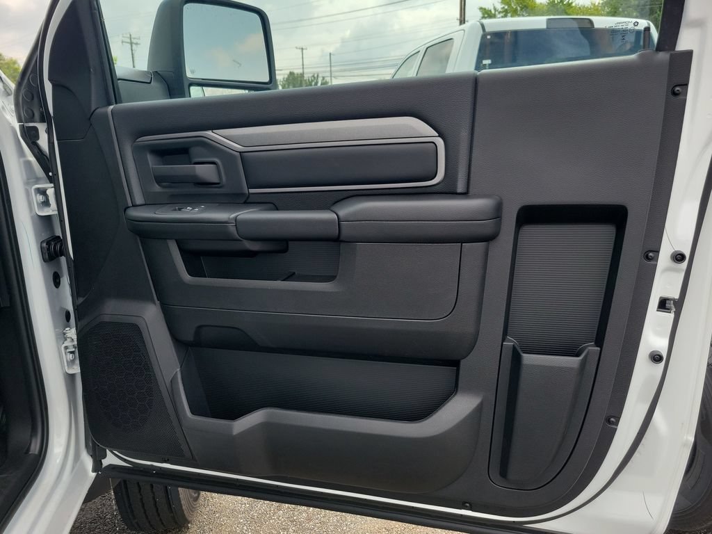 New 2026 RAM 5500 Tradesman AWD/4WD image 12